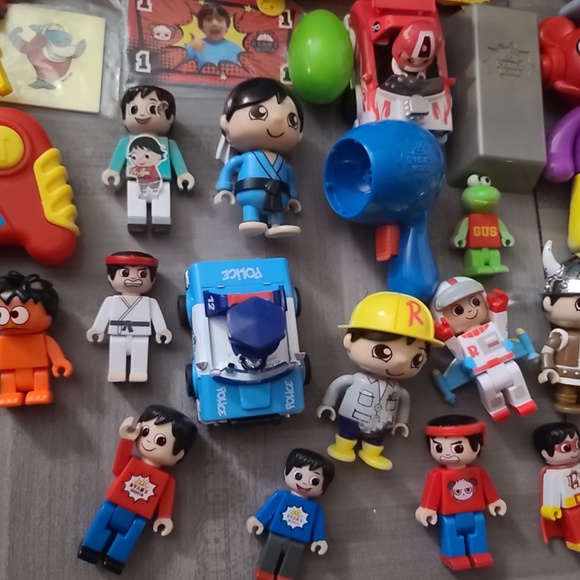 Ryan's World Super Surprise Toy Safe - Picture 3 of 5